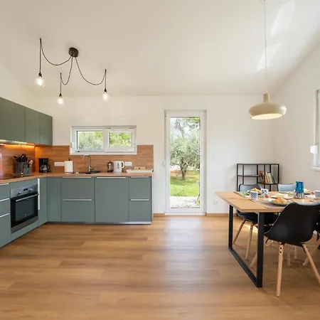 Haus Reni In - Haus Fuer 2-4 Personen * Medulin